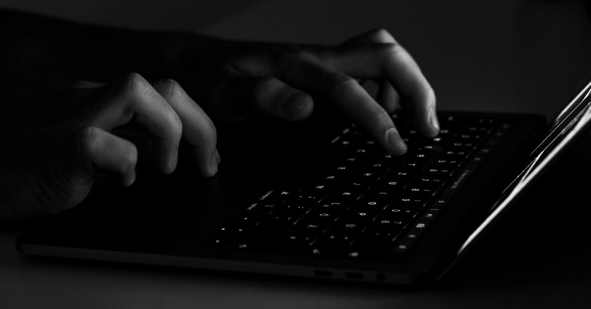 Резервные копии iCloud стали мишенью хакеров-наемников через поддельные страницы Apple