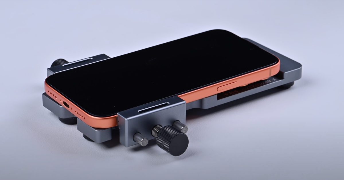 Ютубер-ремонтник попытался увеличить память iPhone 17 Pro Max до 2ТБ в день его релиза