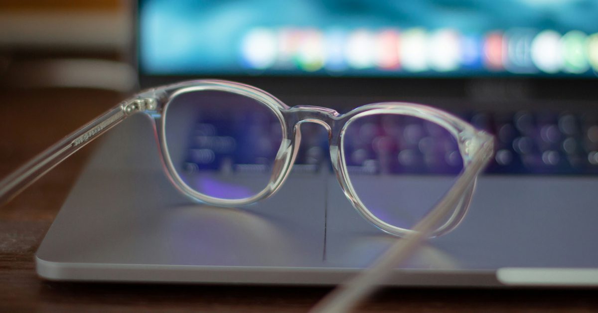 Сообщается, что Apple приостановила разработку Vision Air из-за конкуренции с очками Meta с ИИ