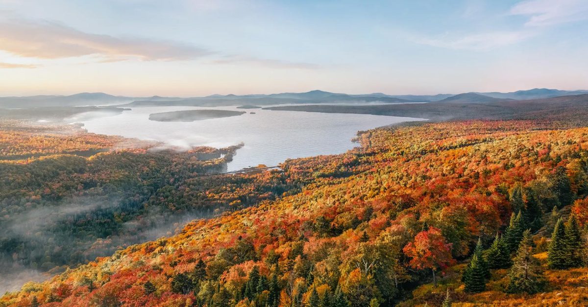Apple представляет новое погружение: выпущен эпизод «Высота» для Vision Pro в честь осени